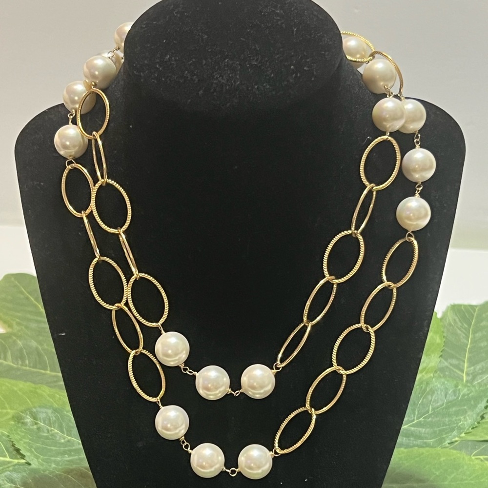 Fashion Gold Tone and Pearl Necklace